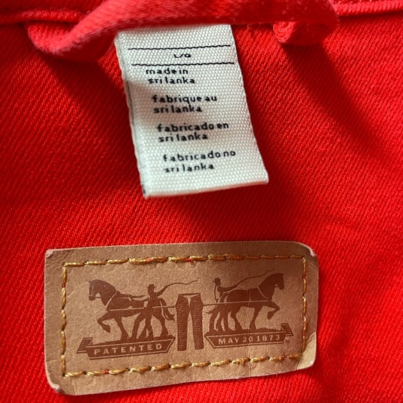Levi's Red Jean Jacket Classic Denim Style - Picture 4 of 5